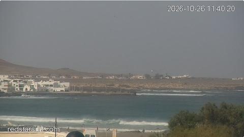 Famara: cámara «La Caleta y el risco»